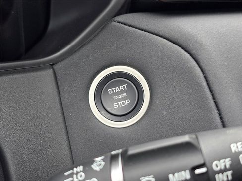 New 2026 Land Rover Range Rover Velar Dynamic SE image 15