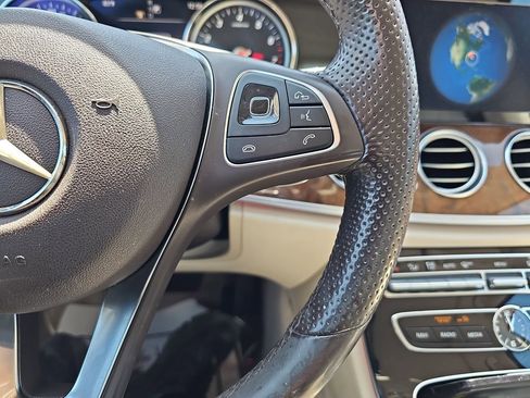 Used 2017 Mercedes-Benz E 300 image 21