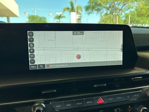 Used 2025 Kia Telluride S image 11