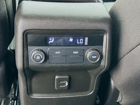 Used 2019 GMC Acadia SLE w/ LPO, Floor Liner Package FWD image 16