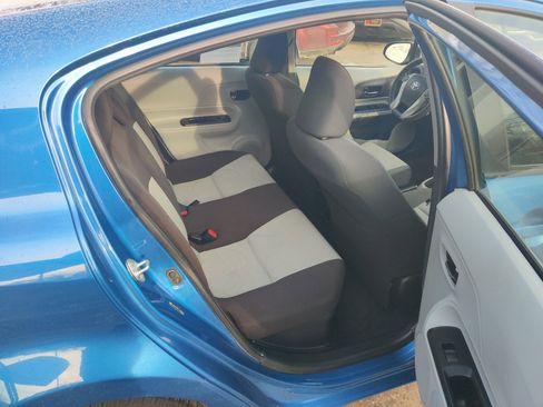 Used 2012 Toyota Prius C One image 15