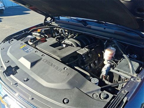 Used 2020 Chevrolet Suburban Premier image 28