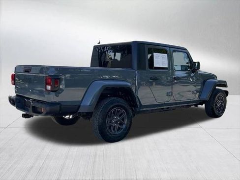 Certified 2025 Jeep Gladiator Sport AWD/4WD image 5