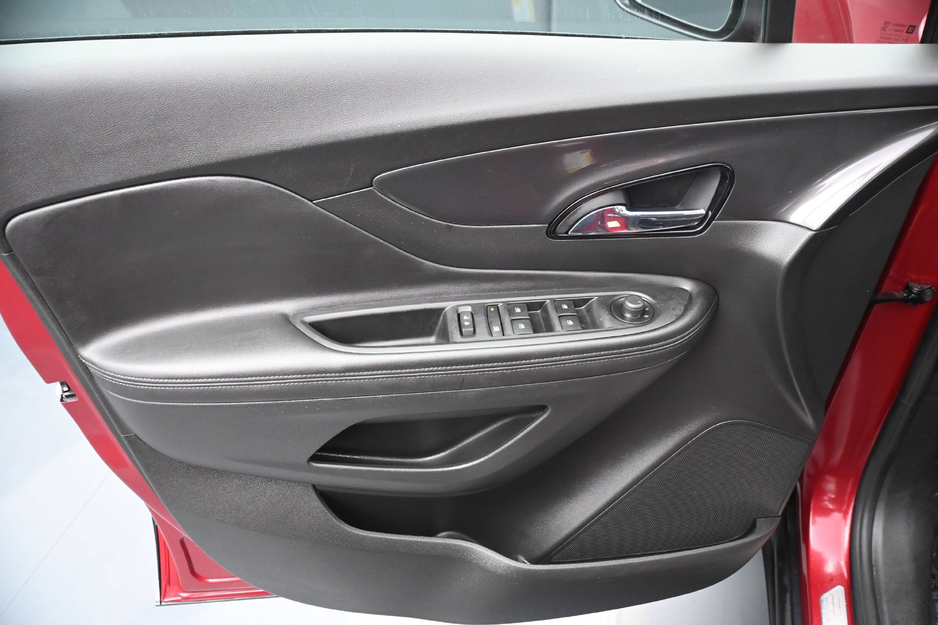 Used 2019 Buick Encore Essence w/ Safety Package II AWD/4WD image 17