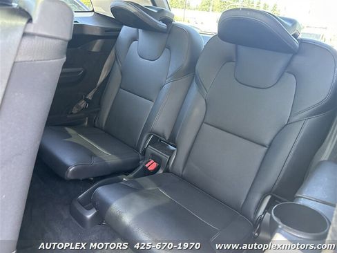 Used 2016 Volvo XC90 T6 Momentum w/ Momentum Plus Package image 17