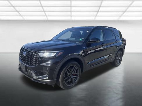 Used 2025 Ford Explorer ST-Line w/ ST-Line Street Pack AWD/4WD image 9
