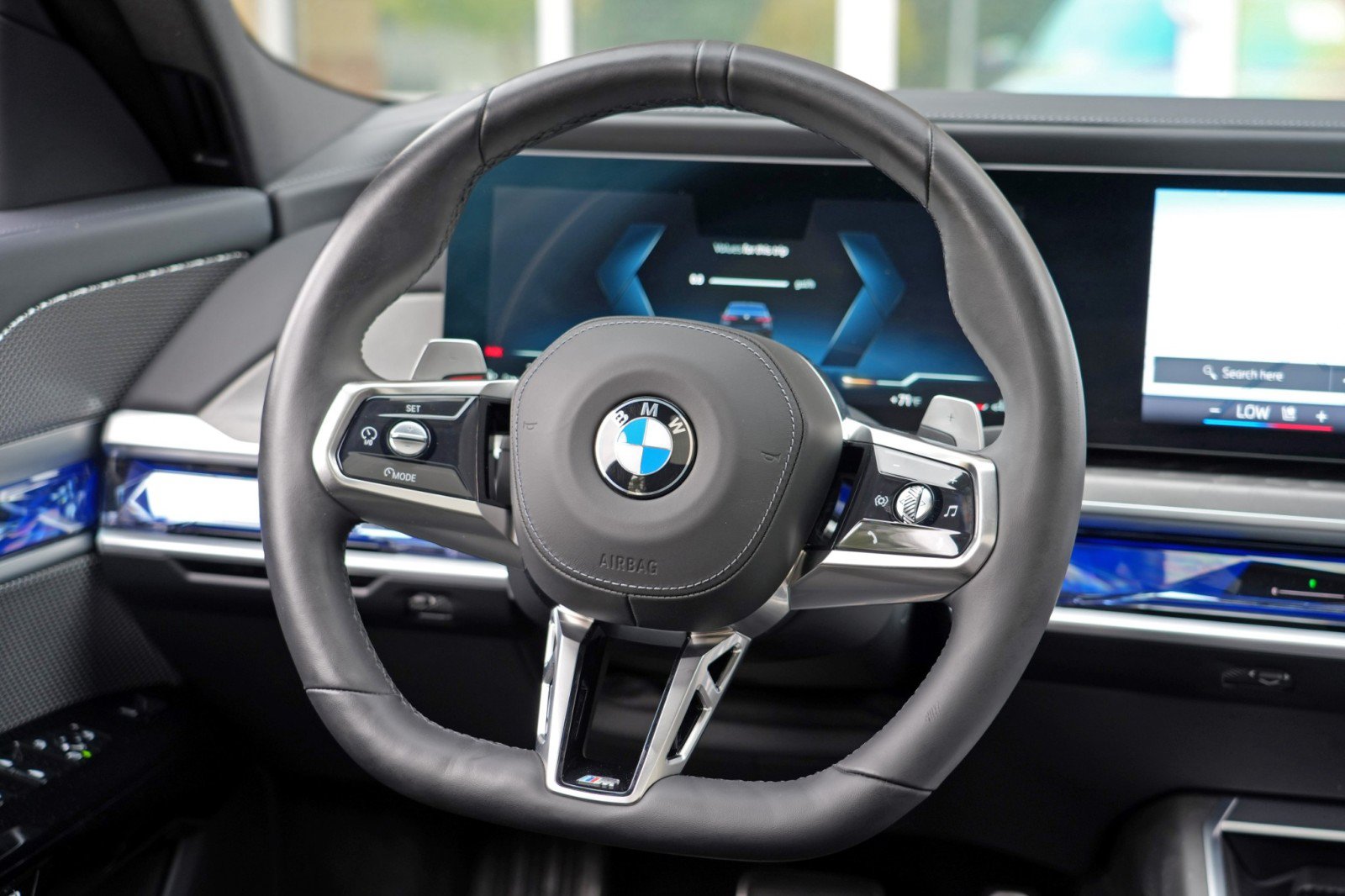 Used 2025 BMW 740i w/ Premium Package RWD image 23