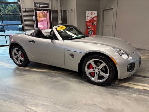 Used 2008 Pontiac Solstice GXP w/ Premium Package RWD image 23