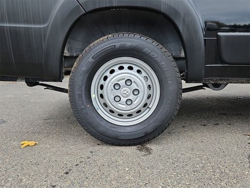 New 2026 RAM ProMaster 2500 w/ Convenience Group image 9