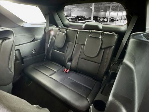 Used 2020 Ford Explorer XLT w/ Equipment Group 202A RWD image 28