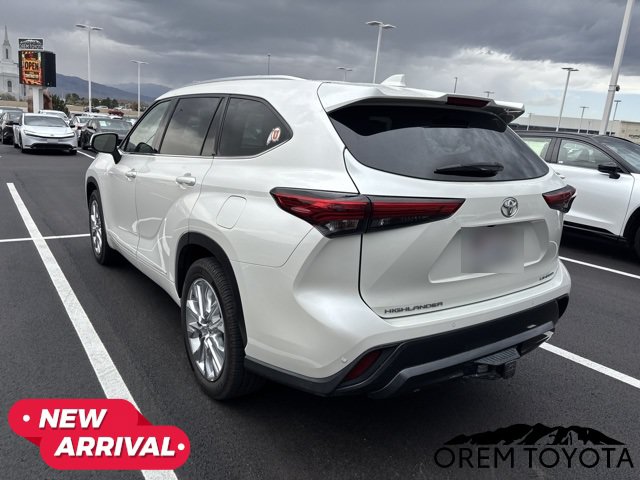 Used 2021 Toyota Highlander Limited FWD image 18