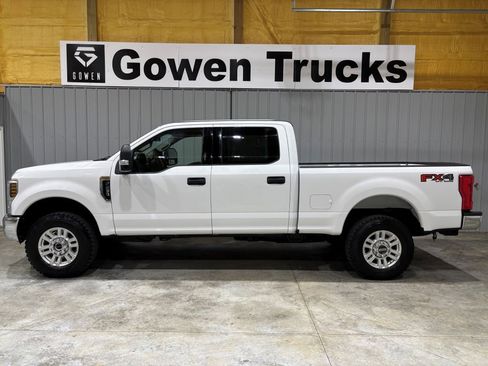 Used 2019 Ford F250 XLT w/ XLT Value Package image 2