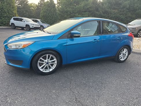 Used 2016 Ford Focus SE w/ SE Power Seat Package FWD image 11