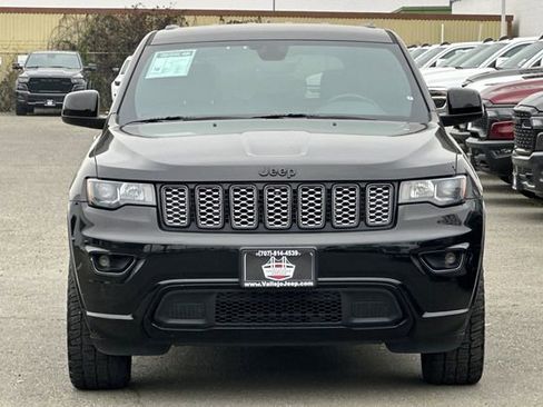 Used 2018 Jeep Grand Cherokee Altitude image 9