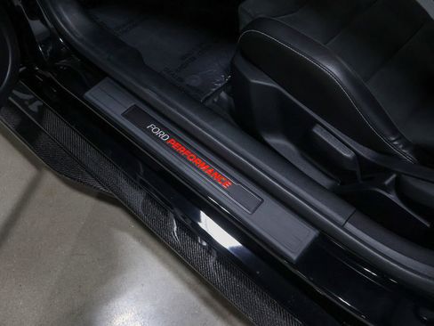 Used 2022 Ford Mustang Shelby GT500 w/ Carbon Fiber Track Pack image 37