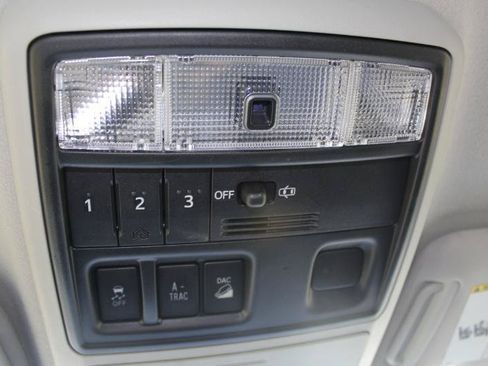 Used 2012 Toyota 4Runner SR5 AWD/4WD image 33