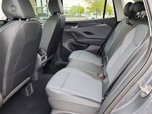 New 2025 Volkswagen Tiguan SE image 13