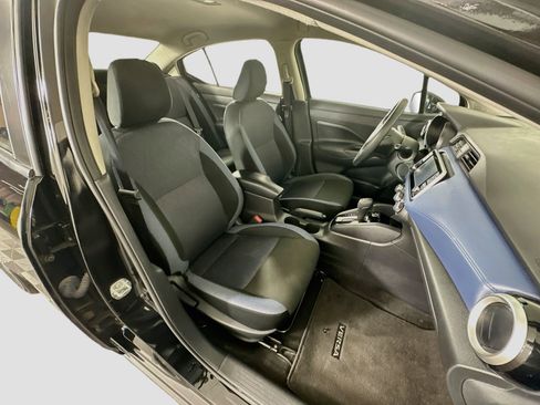 Used 2025 Nissan Versa SV FWD image 30