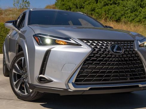 New 2026 Lexus UX 300h FWD image 5