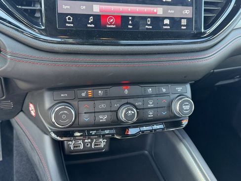 Used 2024 Dodge Durango GT image 24