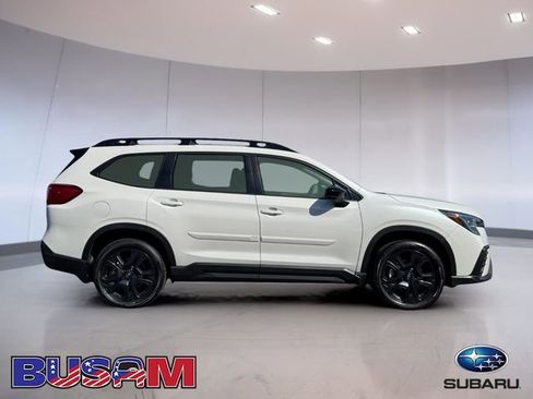 Certified 2025 Subaru Ascent Bronze Edition w/ Onyx Package AWD/4WD image 4