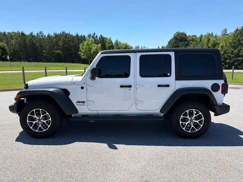 Used 2022 Jeep Wrangler Unlimited Sport AWD/4WD image 4