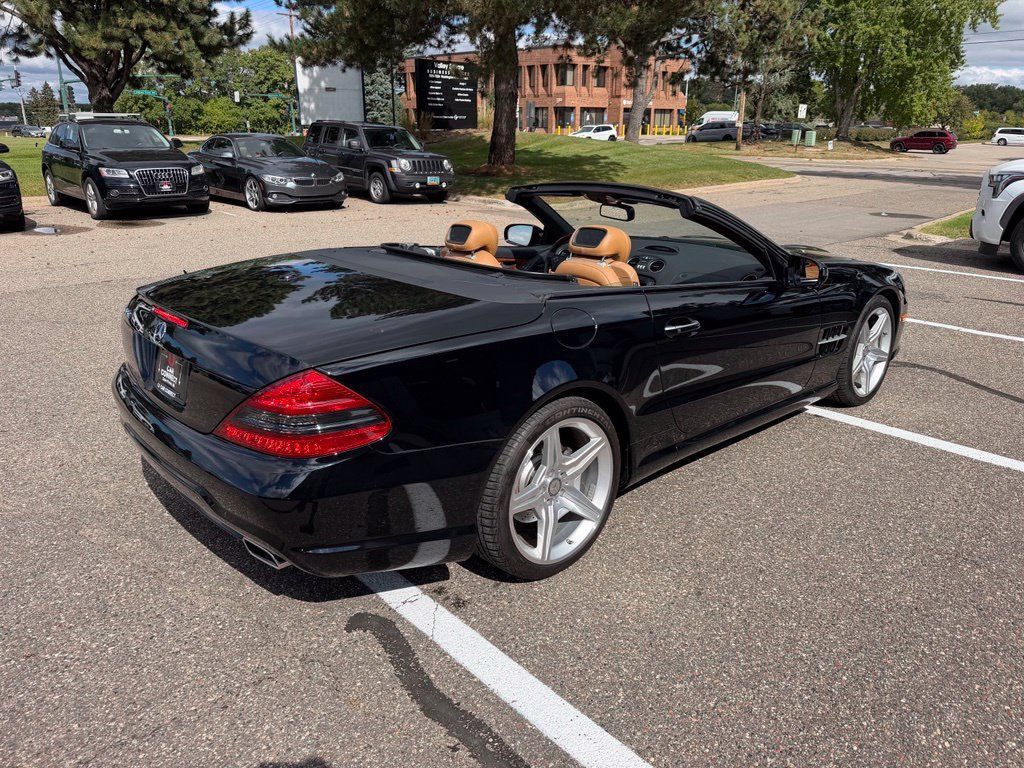 Used 2012 Mercedes-Benz SL 550 image 11