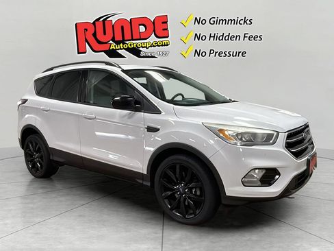 Used 2018 Ford Escape SE w/ SE Sport Appearance Package AWD/4WD image 8