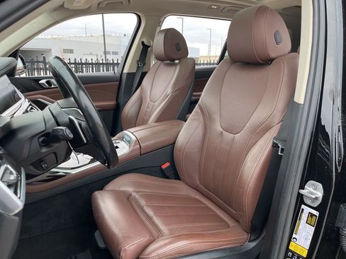 Used 2022 BMW X7 xDrive40i w/ Parking Assistance Package image 27