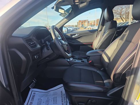 Certified 2023 Ford Escape ST-Line Elite AWD/4WD image 18