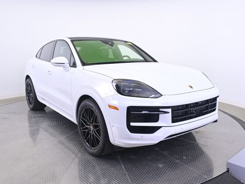Used 2026 Porsche Cayenne S AWD/4WD image 9