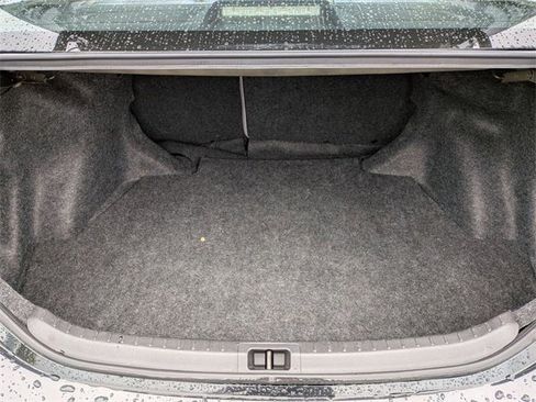 Used 2015 Toyota Corolla LE image 26