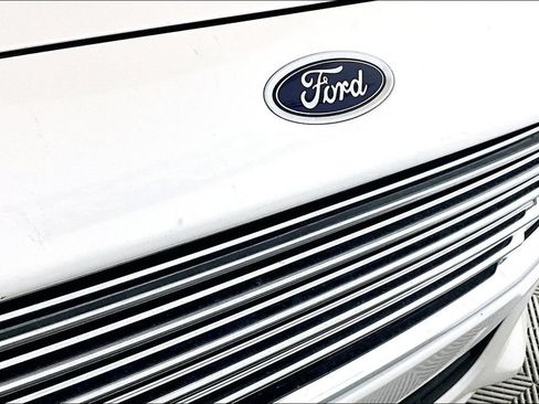 Used 2016 Ford Fusion SE w/ Equipment Group 202A FWD image 23