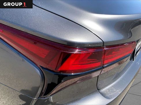 Used 2022 Lexus LS 500 F Sport w/ Accessory Package (Z2) RWD image 28