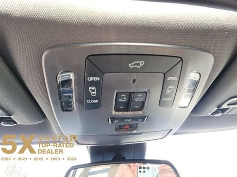 Used 2024 Toyota Sienna Limited image 29