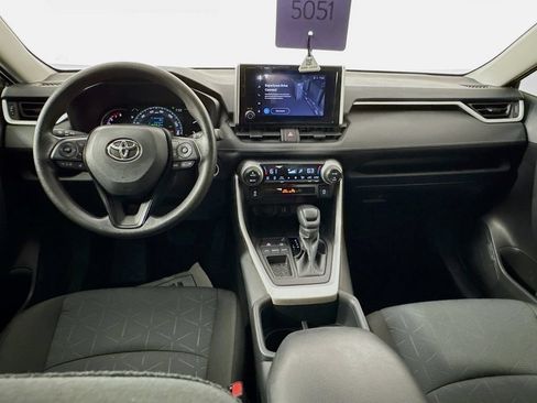 Used 2025 Toyota RAV4 XLE FWD image 25