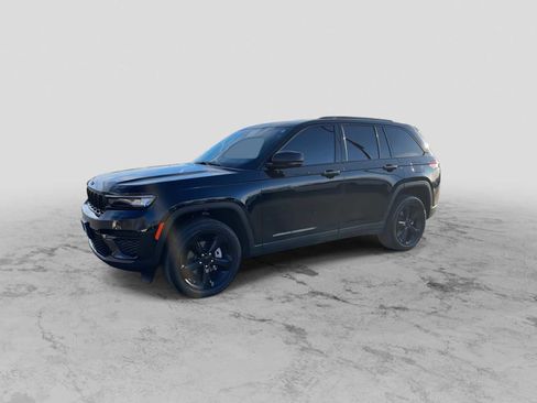 Certified 2023 Jeep Grand Cherokee Altitude image 4