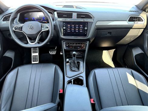 Certified 2023 Volkswagen Tiguan SE R-Line FWD image 28