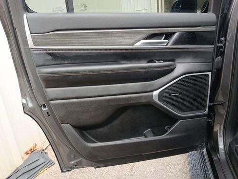 Used 2024 Jeep Wagoneer Series III image 22