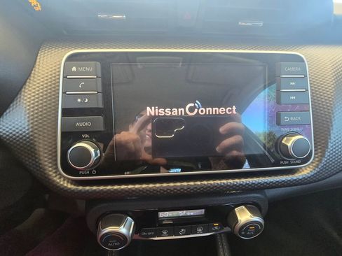Used 2018 Nissan Kicks SV FWD image 38