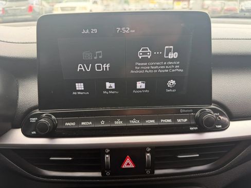 Used 2020 Kia Forte LXS FWD image 18