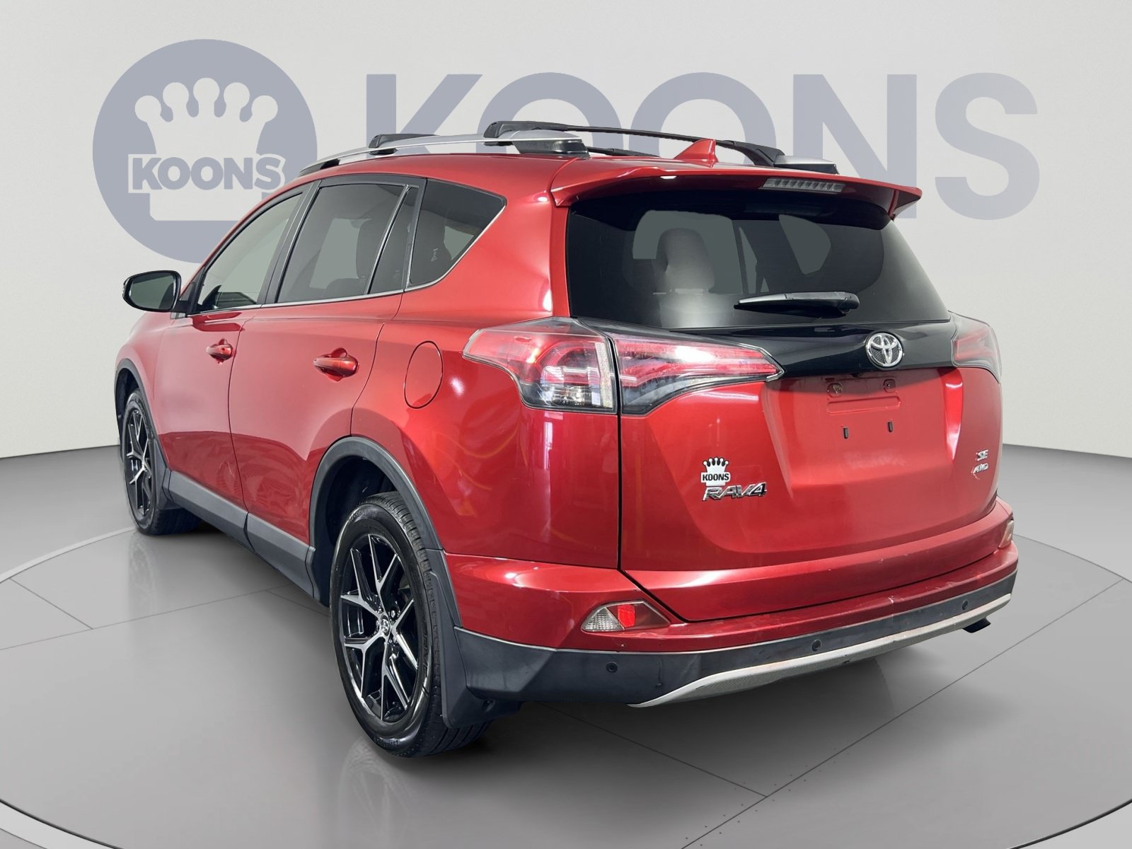Used 2016 Toyota RAV4 SE w/ Advanced Technology Package AWD/4WD image 4