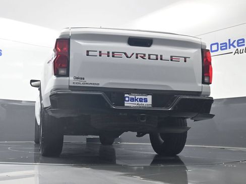 Used 2025 Chevrolet Colorado W/T w/ Advanced Trailering Package AWD/4WD image 44