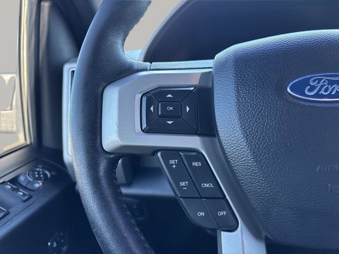 Used 2019 Ford F150 Lariat w/ Equipment Group 502A Luxury AWD/4WD image 27