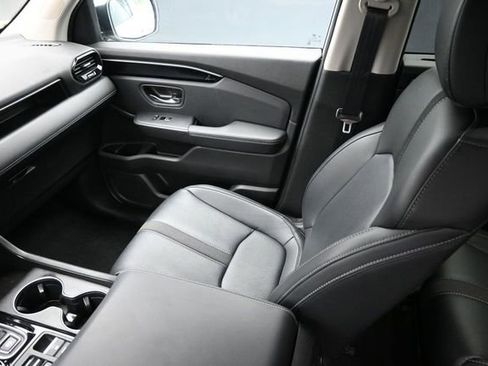 Certified 2025 Honda Pilot EX-L image 11