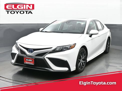 Used 2024 Toyota Camry SE w/ Audio Upgrade Package FWD image 1