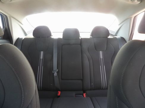 Used 2025 Hyundai Elantra SEL image 23