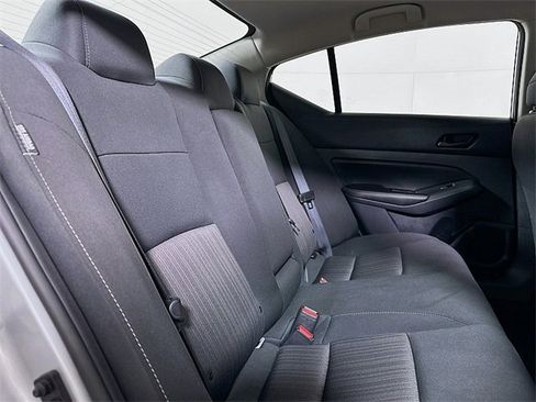 Used 2024 Nissan Altima 2.5 SV image 24