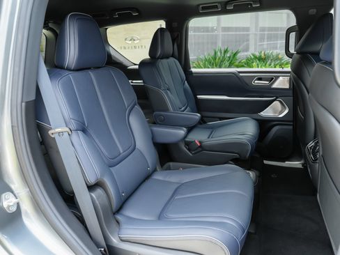 Certified 2026 INFINITI QX80 4WD w/ Sport Exterior Package image 36