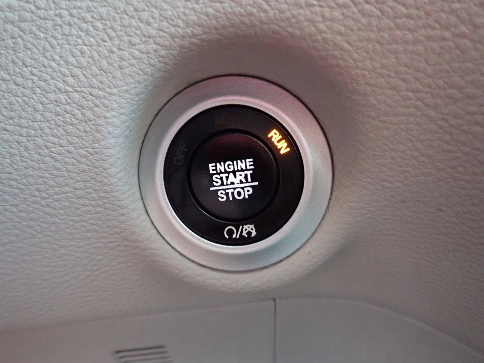 Used 2020 Chrysler Pacifica Limited FWD image 26